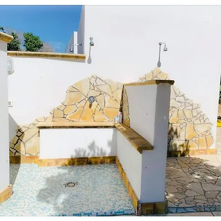 Canova Holidays Rooms- Affittacamere- Affittacamere Favignana