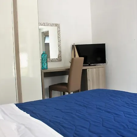 Canova Holidays Rooms- Affittacamere- * Favignana