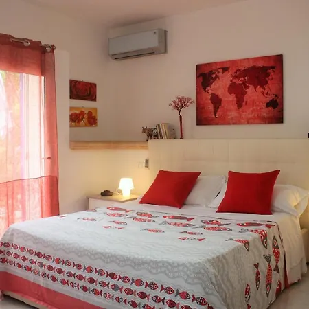 Canova Holidays Rooms- Affittacamere- *