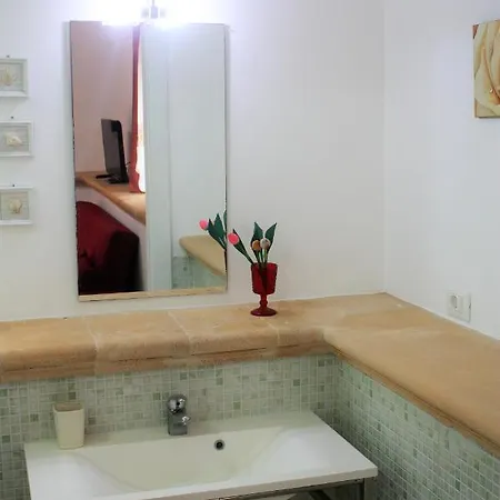 Canova Holidays Rooms- Affittacamere- Favignana