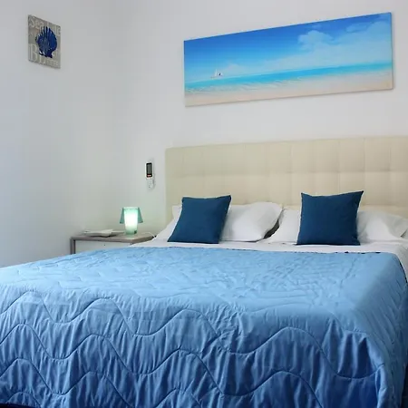 Affittacamere Canova Holidays Rooms- Affittacamere-