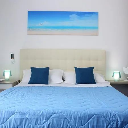 Affittacamere Canova Holidays Rooms- Affittacamere- *