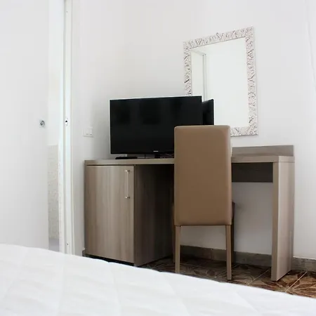 Canova Holidays Rooms- Affittacamere- Affittacamere *